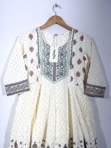 Cream Floral Printed Kurta (Women)