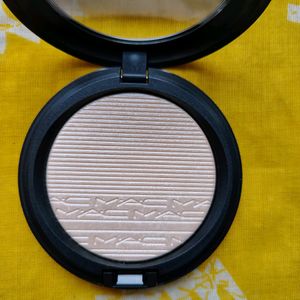 MAC Extra Dimension Skinfinish