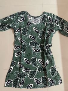 Stylish Green Leaf Print Tunic Top