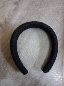Chic Black Twisted Headband