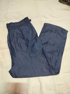 Stylish Blue Capri Pants
