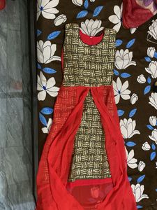 Elegant Red Kurta with Gold Embellishment