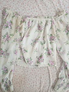 Off-Shoulder Floral Crop Top