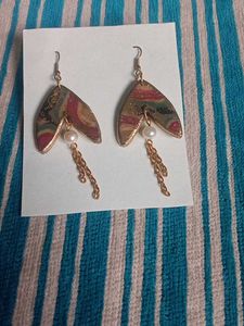Dangling Pearl Earrings