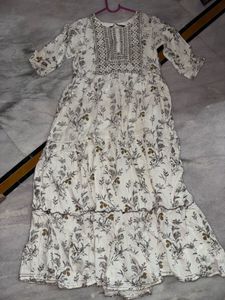 Gulmohar Jaipur Kurta with Floral Print