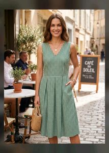 Chic Green Gingham V-Neck Dress