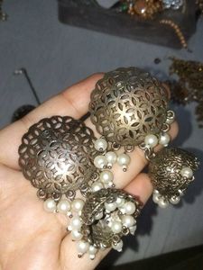 Oxidised jhumkas, maangtika, 1 ring