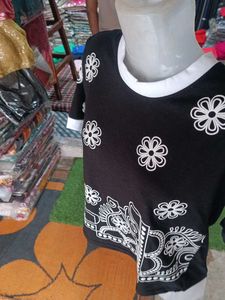 Stylish Black &amp; White Print Top