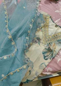 😍😍Floral Kurta Set with Dupatta