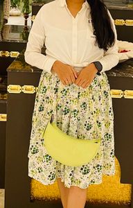 floral print skirt with white shirt combo offer