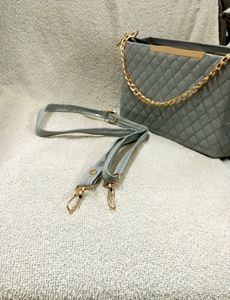 🆕 Beautiful Grey 🏵️ Sling Bag Only In ₹150