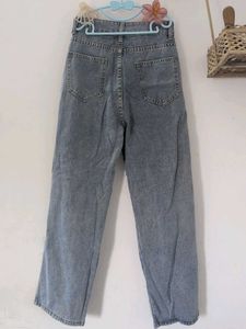 Urbanic Denim Slit-High waist jeans
