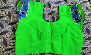 Elegant Green &amp; Rani Pink Embroidered Saree 🌸