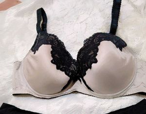 brand new h&amp;m lace Bra and Panty Set