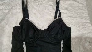 Black corset like top👍