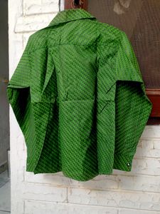 new Green Textured Button-Up Shirt