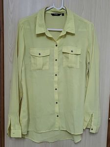 Chic Yellow Button-Up Blouse