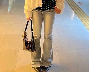 Women's Flare Jeans Outfit