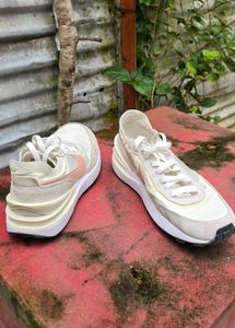 Nike Sneakers - Cream &amp; Pink