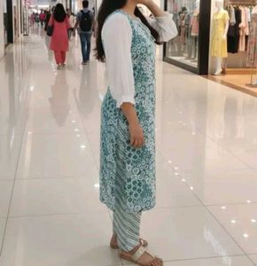 Elegant Floral Print Kurta with Pants