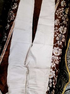 Skinny white pant