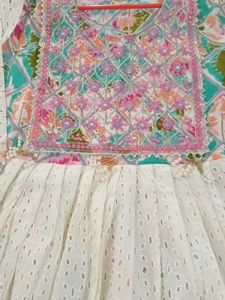 Hakoba Nayara Cut Kurti Set