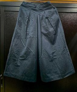 Elegant Navy Blue Wide-Leg Pleated Pants 💙✨