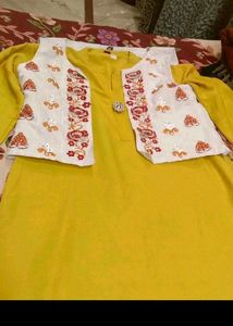 Women Cotton Kurta With Half Jacket