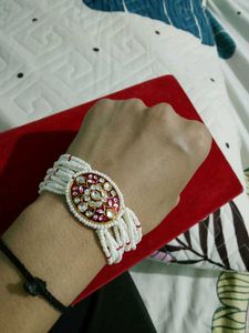 1 hand Elegant White Pearl & Kundan Bracelet