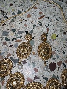 Elegant Gold Tone Choker Set