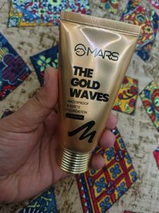 Mars The Gold Waves Waterproof Matte Foundation