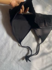 black sports bra