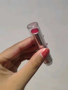 Me-On Vibrant Red Lipstick