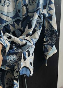 HnM-Blue &amp; White Print Top