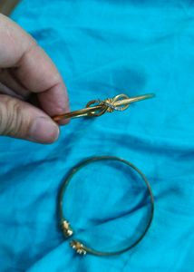 Elegant Gold Bangles with Stone