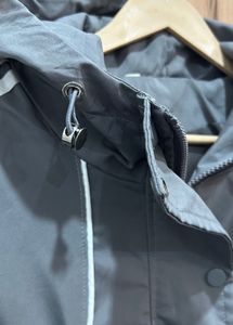 🔘Grey Athleisure Windbreaker – Comfortable &amp; Tren