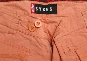 2 Hot Pants