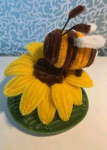 Cute Pipe Cleaner Bee on Sunflower