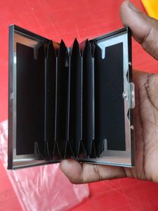 Black Metal Six-Slot Card Holder