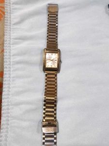 Classic Gold Tone Square maxima Watch