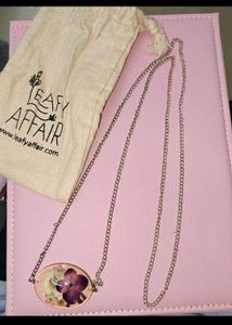 Floral Pendant Necklace