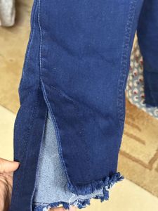 Stylish Blue Denim Cropped Jeans