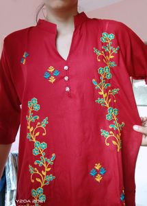 Collar Neck Red Khurti