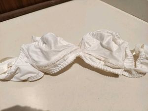 lovable 36c Elegant White Bra with Delicate Detail