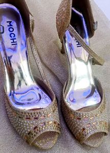 Sparkling Gold Heels - Perfect for Occasions