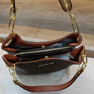 MICHAEL KORS FULTON IN STOCK*( NO BOX)