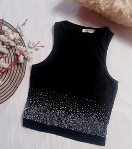 V,Beautiful Gorgeous Black Crop Top