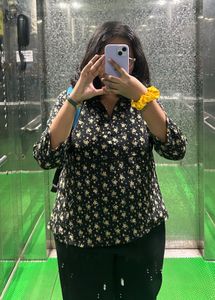 Chic Black Floral Print Top