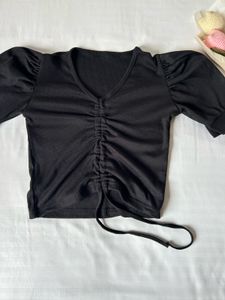 Black Ruched Puff Sleeve Top 🖤