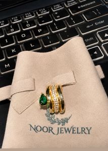 Elegant Emerald & Diamond Ring
